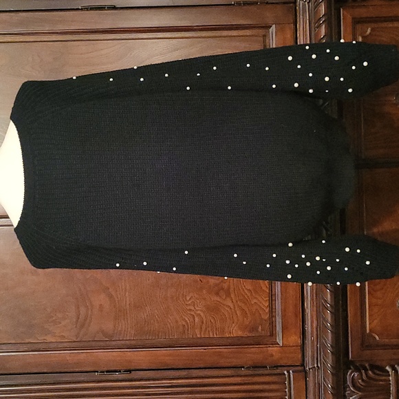 Hannah long-sleeved sweater with pearl embellishments - Picture 3 of 5